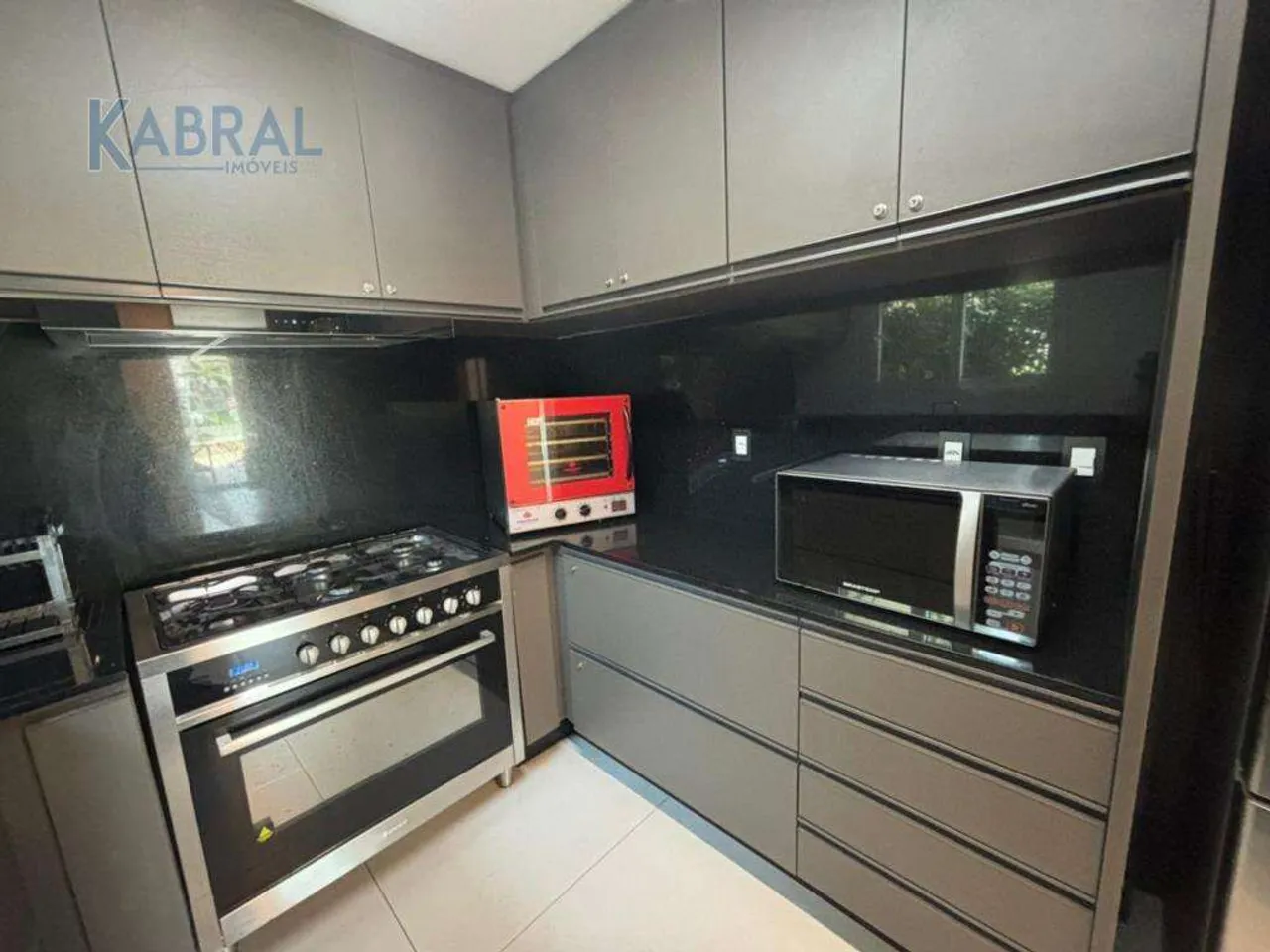 Apartment, 169 m², with a grill on the balcony — photo 17