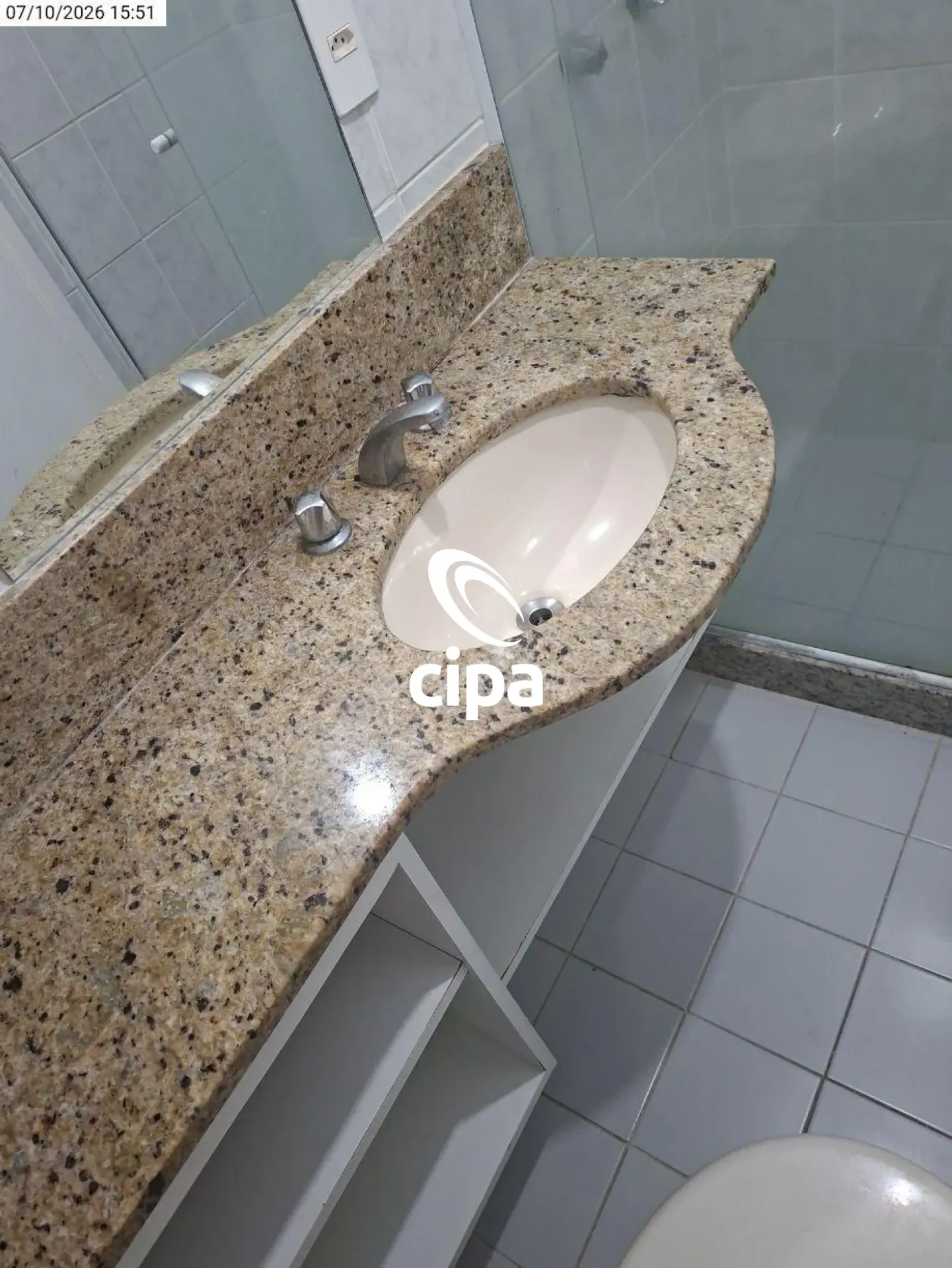 Apartamento, 179 m², com piso de madeira ou laminado