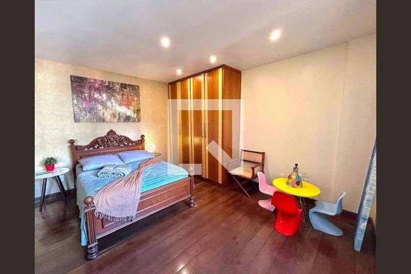 Apartamento amueblado de 100 m² con 2 dormitorios y plaza — photo 4