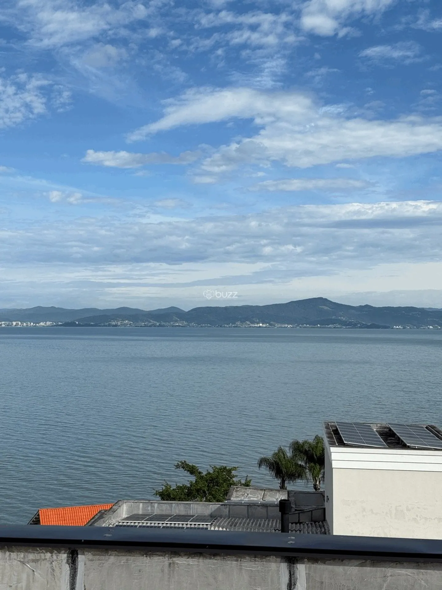 Furnished house, 561 m², with a water view — photo 23