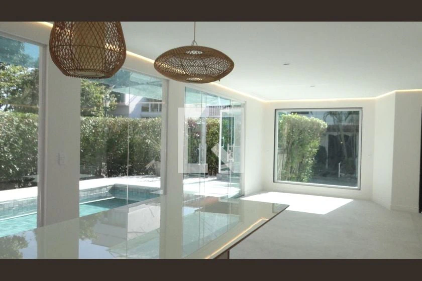 House, 384 m², with floor-to-ceiling windows — photo 14