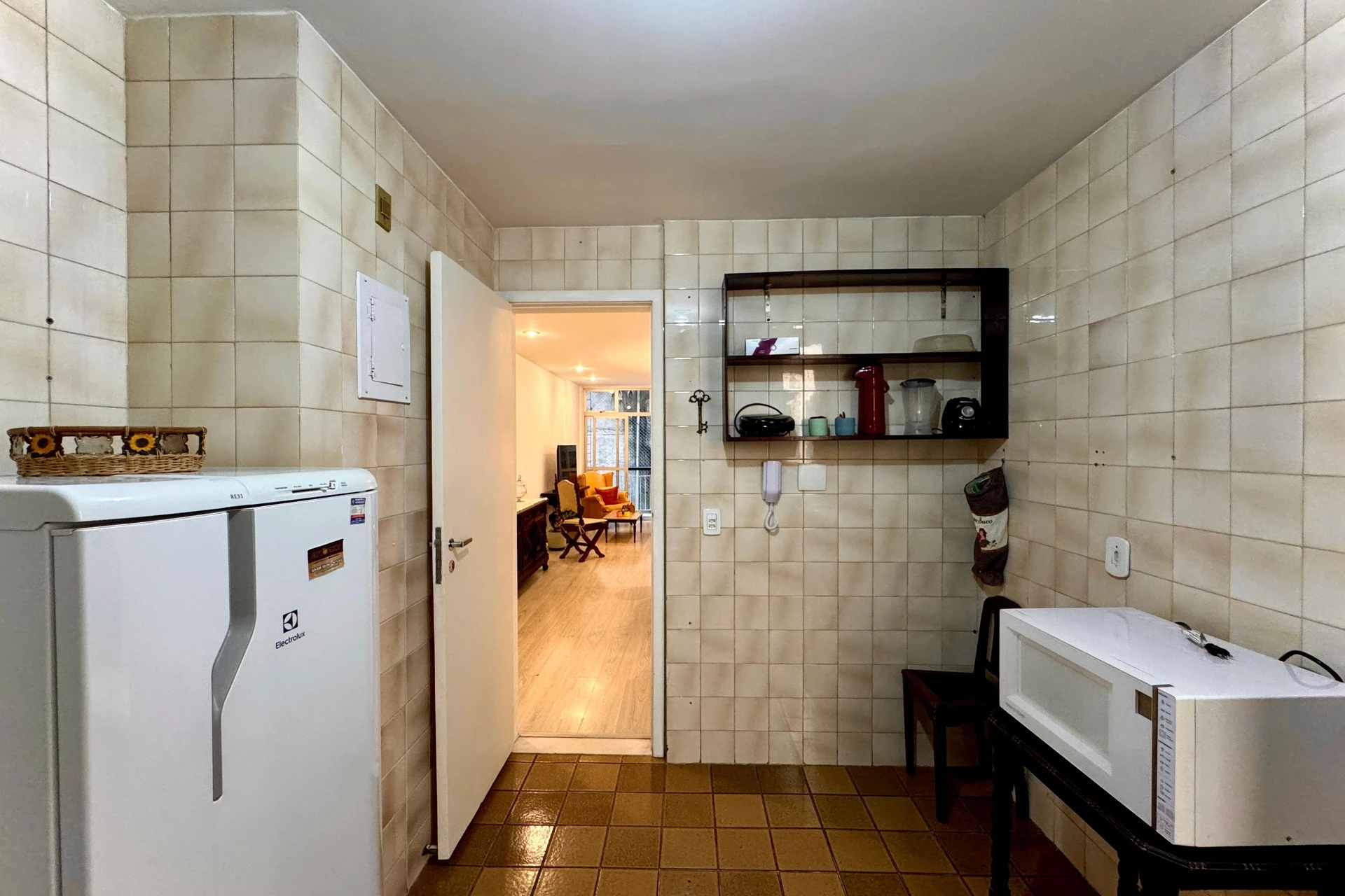 Furnished apartment, 96 m², with a glass-enclosed balcony — photo 21