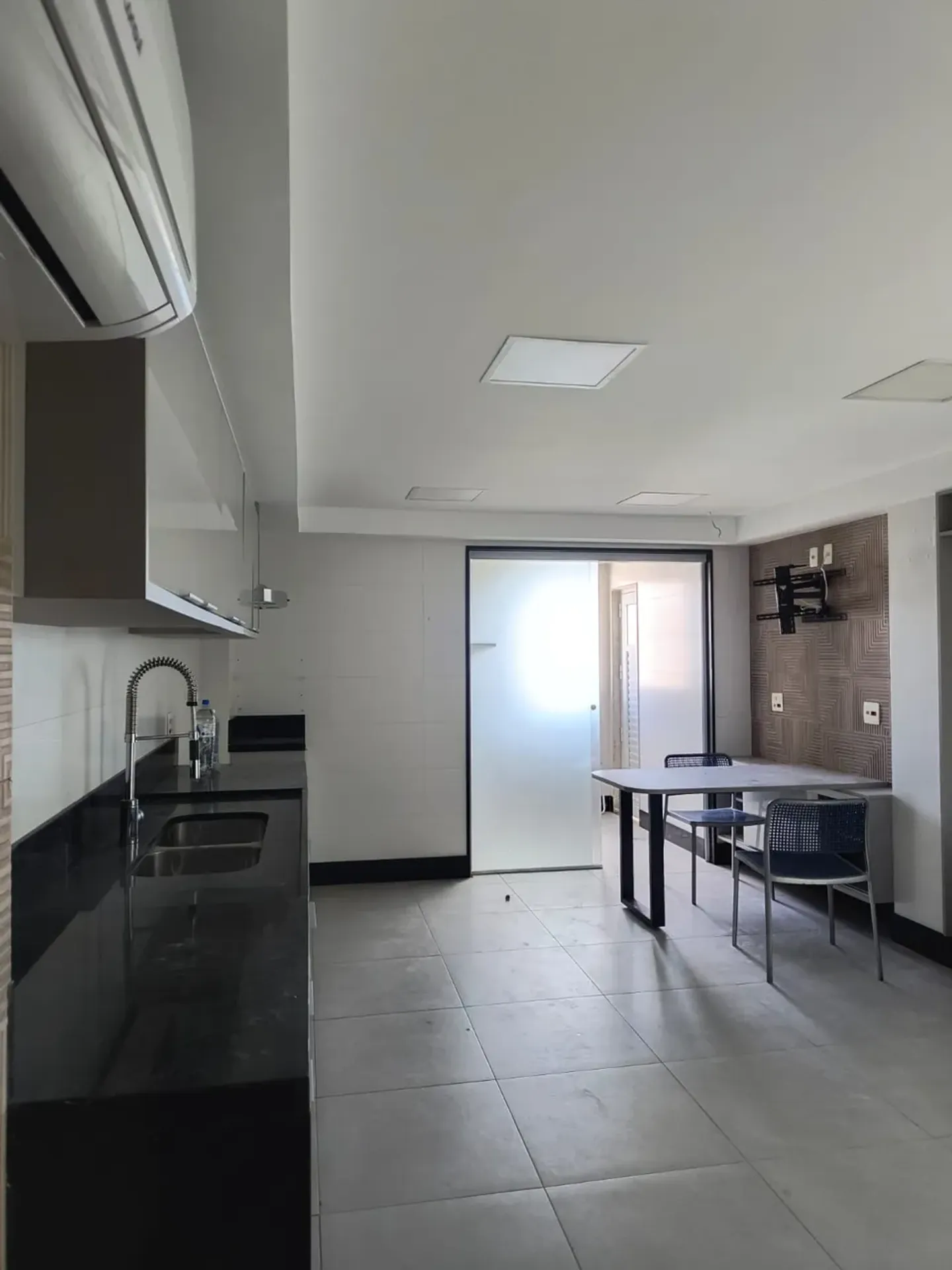 Rooftop apartment with 3 bedrooms and 1 bathroom — photo 51
