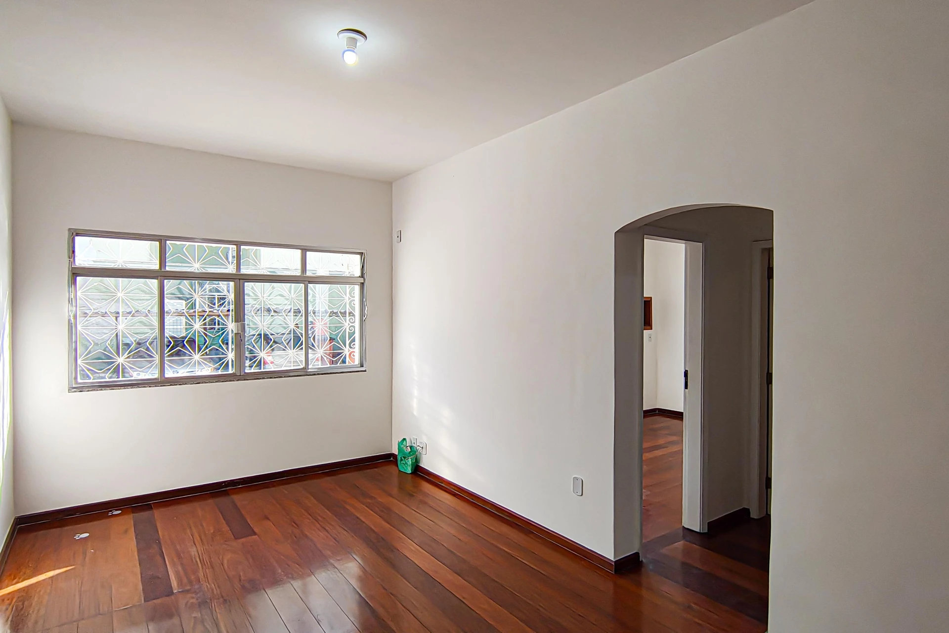 Деревянный пол или ламинат и 2 спальни: квартира 70 м² — photo 6