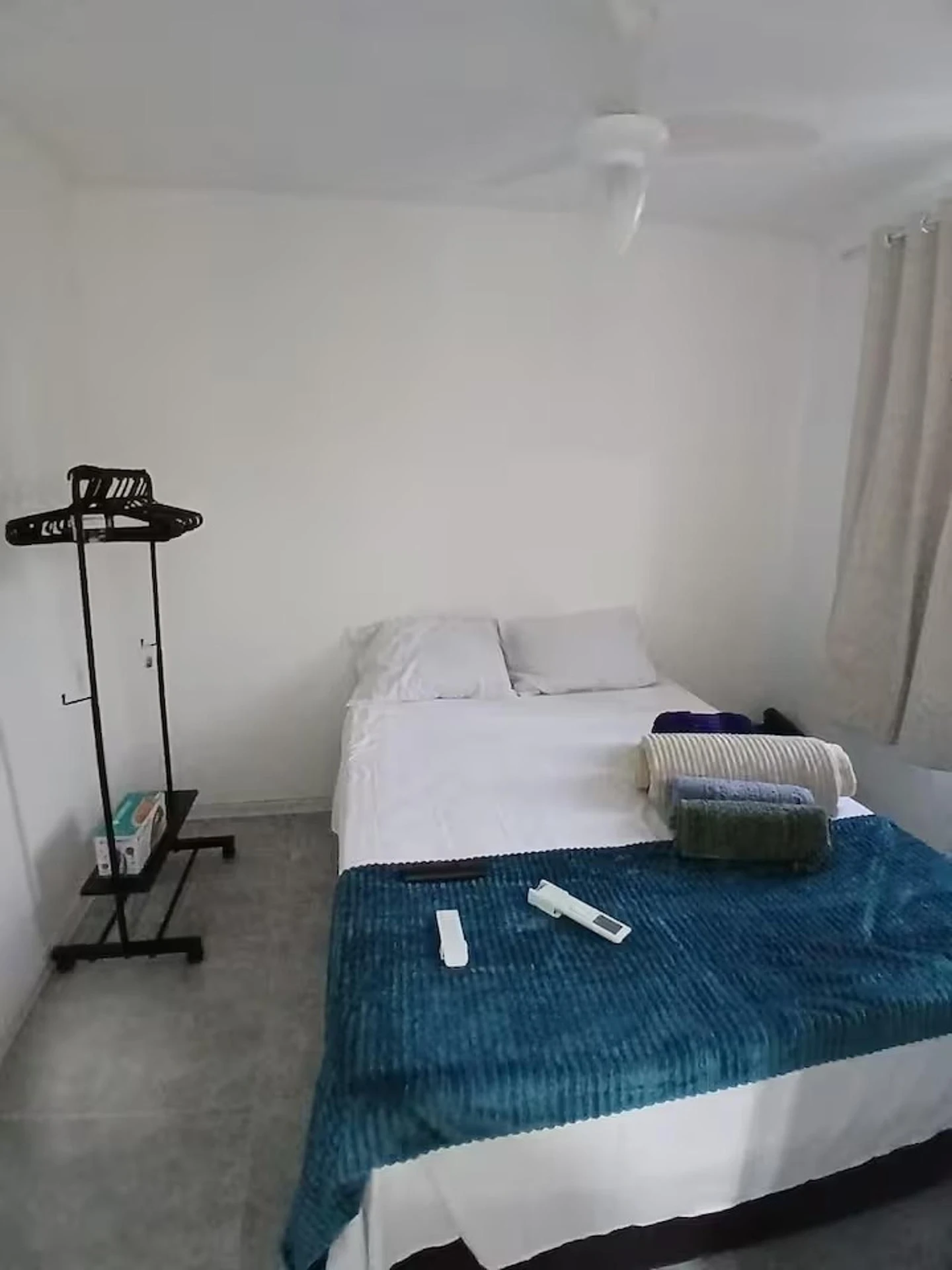 2-bedroom apartment with balcony and laundry area — photo 5
