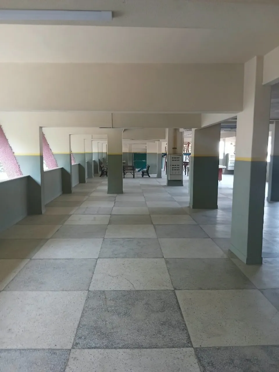 2-bedroom apartment in a building with a gym — photo 17