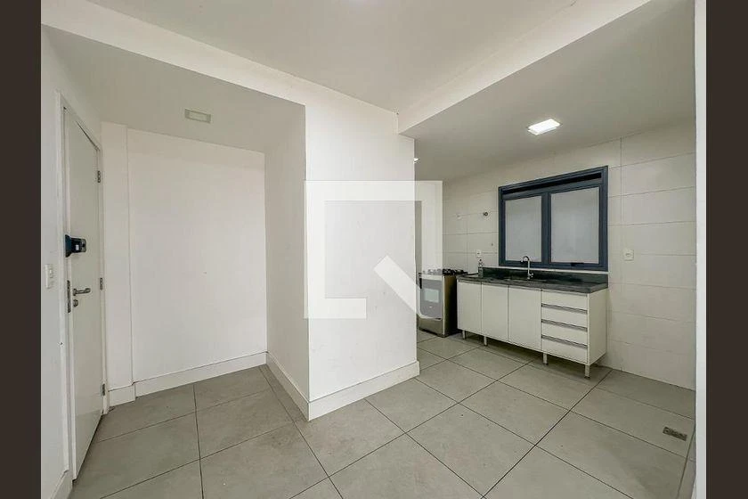 One-bedroom apartment in a building with a gym — photo 46