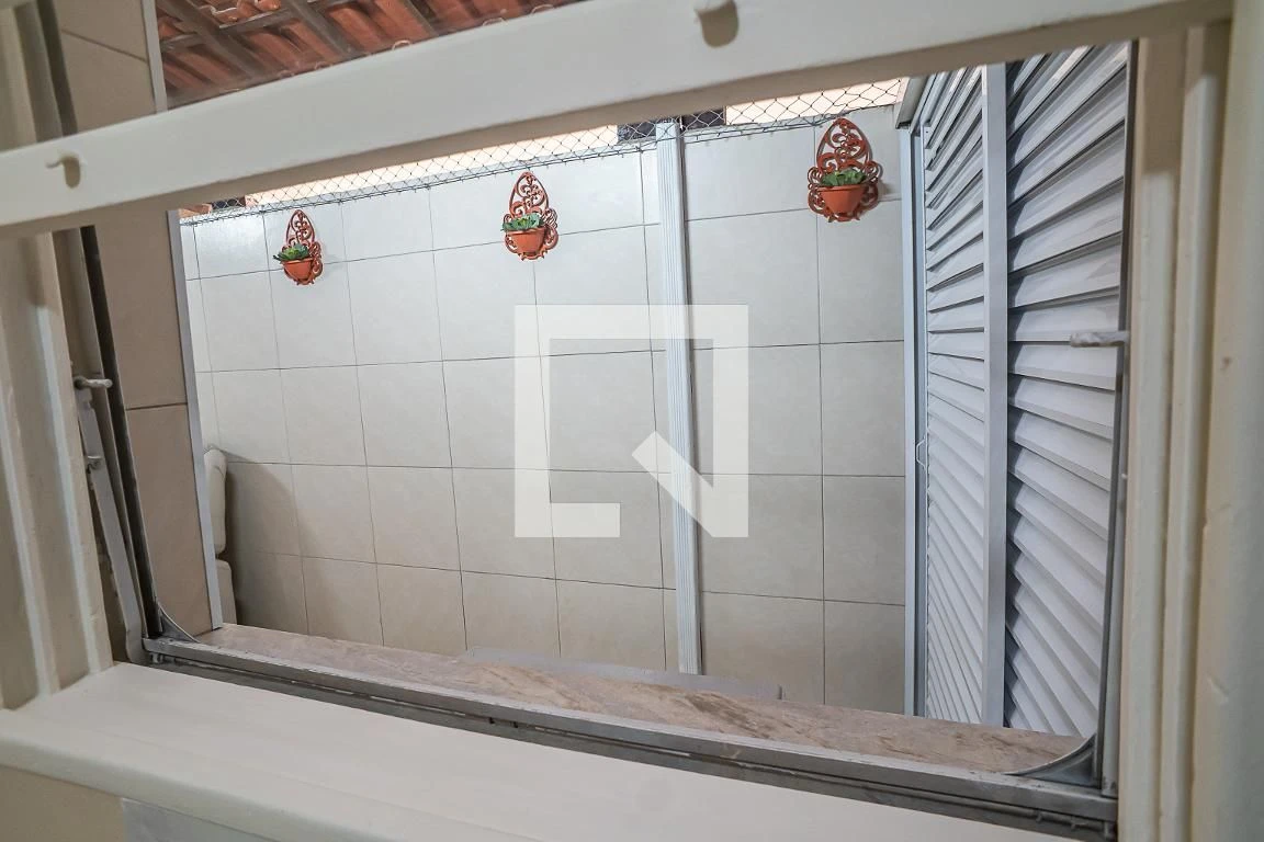 Furnished apartment with private garden and 2 bedrooms — photo 2