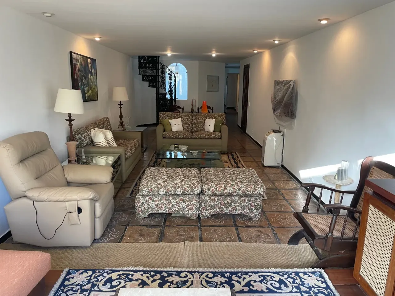 Furnished apartment with 4 bedrooms and a closed kitchen — photo 9