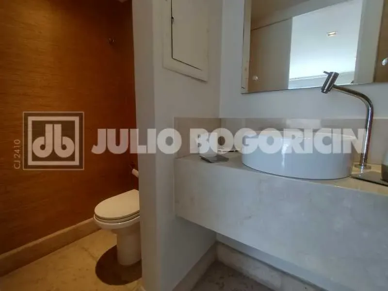Furnished apartment with 3 bedrooms and a balcony — photo 13