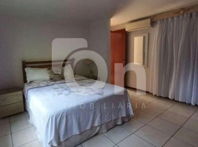 4-bedroom house with a washing machine in Florianópolis — photo 11