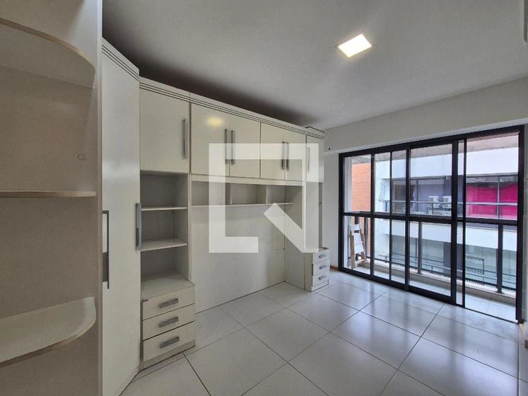 Застеклённый балкон и 3 спальни: квартира 137 м² — photo 2