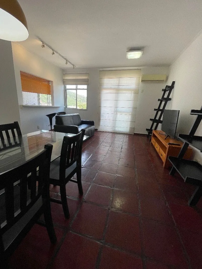 One-bedroom apartment with a mountain view — photo 7