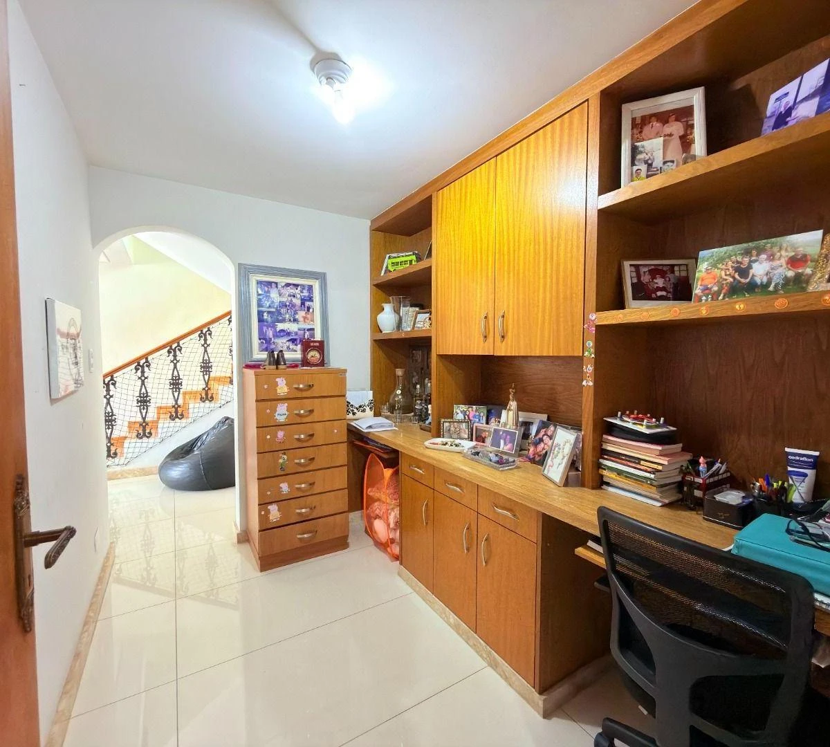 4-bedroom house with a bathtub in Curitiba — photo 25