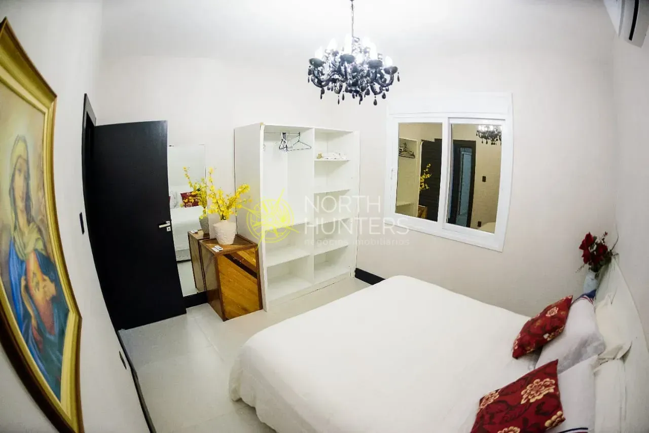 Casa con 5 dormitorios y cocina de concepto abierto — photo 82