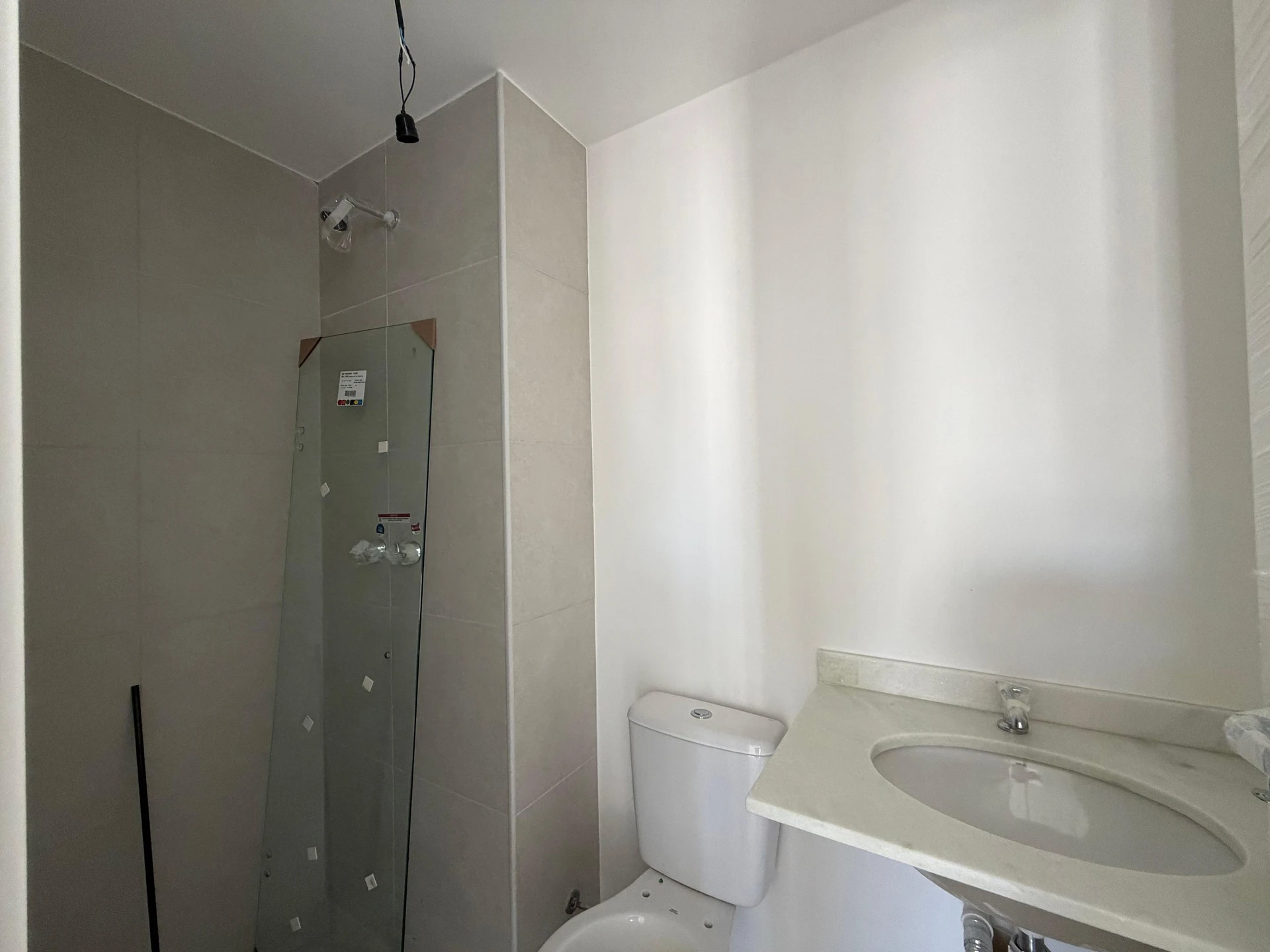 Apartamento sem mobília com 2 quartos e varanda — photo 24