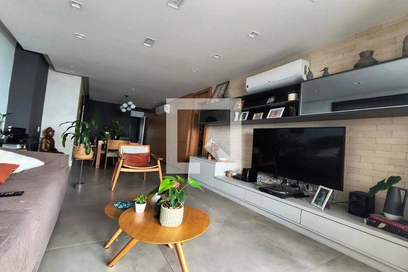 160 m² rental apartment with 4 en-suite rooms and balcony — photo 39