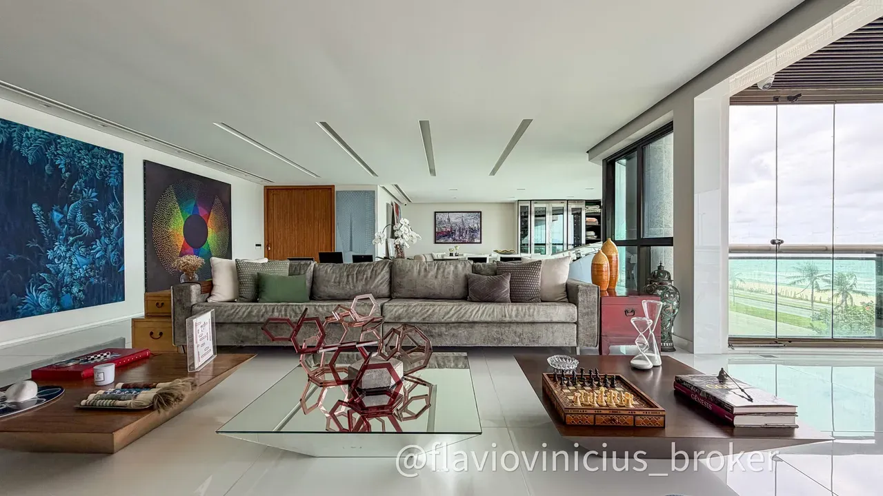 Furnished 400 m² apartment with 4 en-suite suites and garden