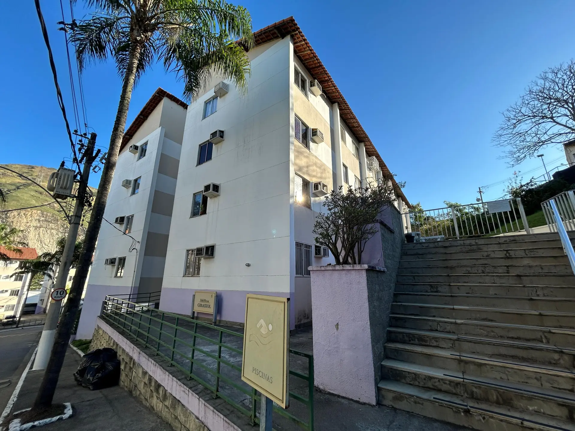 2-bedroom apartment with a mountain view in Rio de Janeiro — photo 19