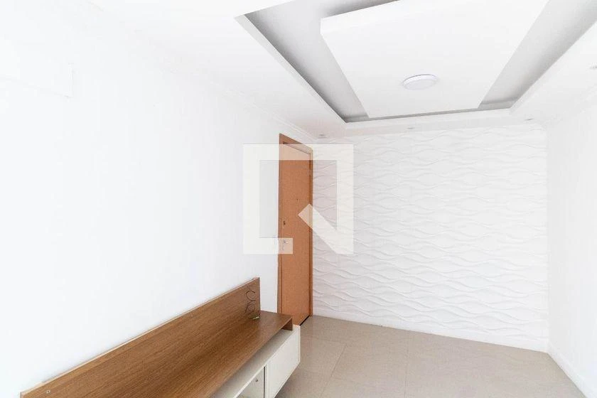 2-bedroom apartment in a building with a gym — photo 3