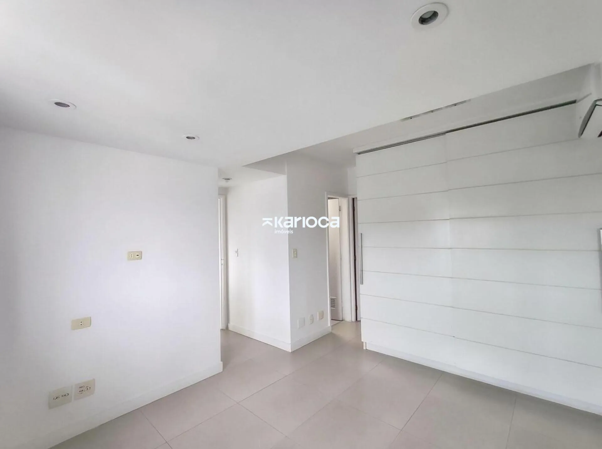 Duplex penthouse with 2 en-suite bedrooms and floor-to-ceiling windows — photo 20