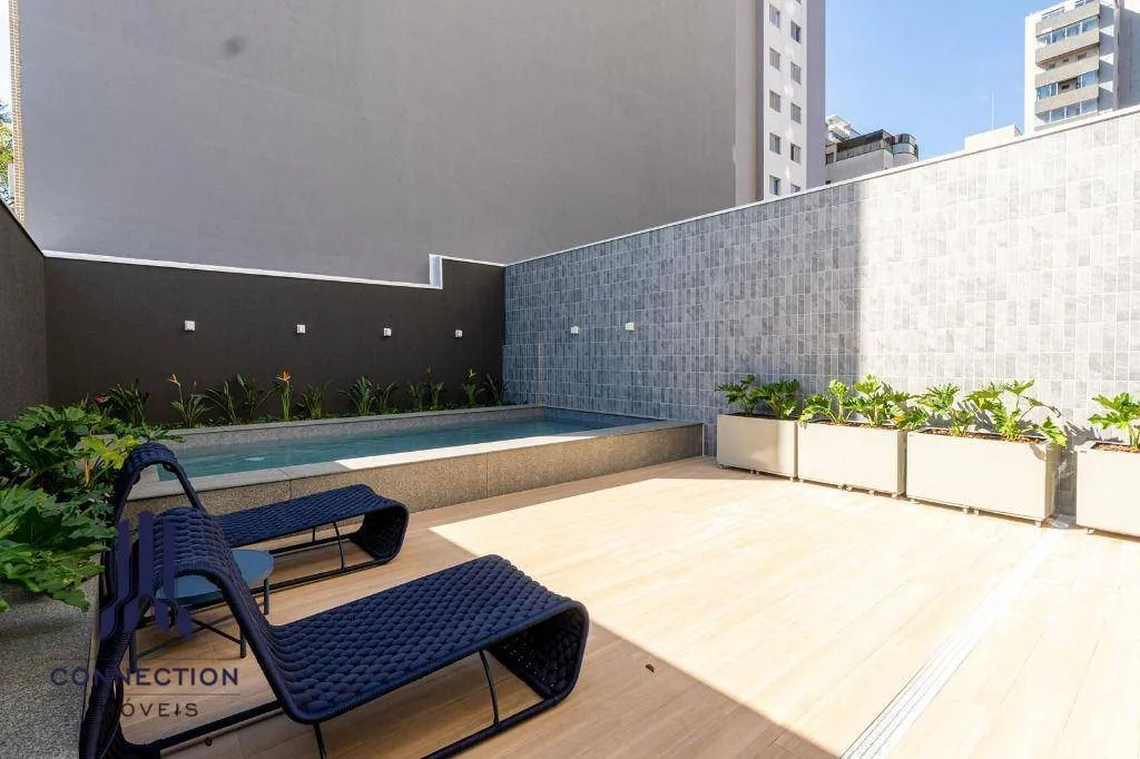 Floor-to-ceiling windows in a 2-bedroom apartment, 83 m² — photo 44