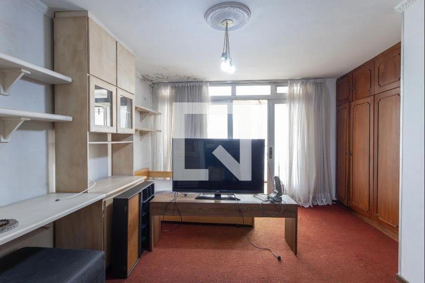 Apartamento com 4 quartos, cozinha com fogão a gás e varanda — photo 20