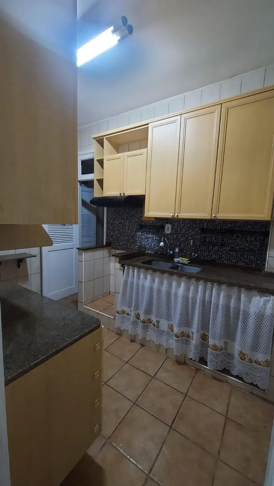 Apartamento mobiliado de 55 m² com 3 quartos e mesa — photo 21