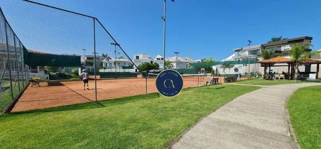 House with 6 bedrooms and 7 bathrooms, 484 m² — photo 56
