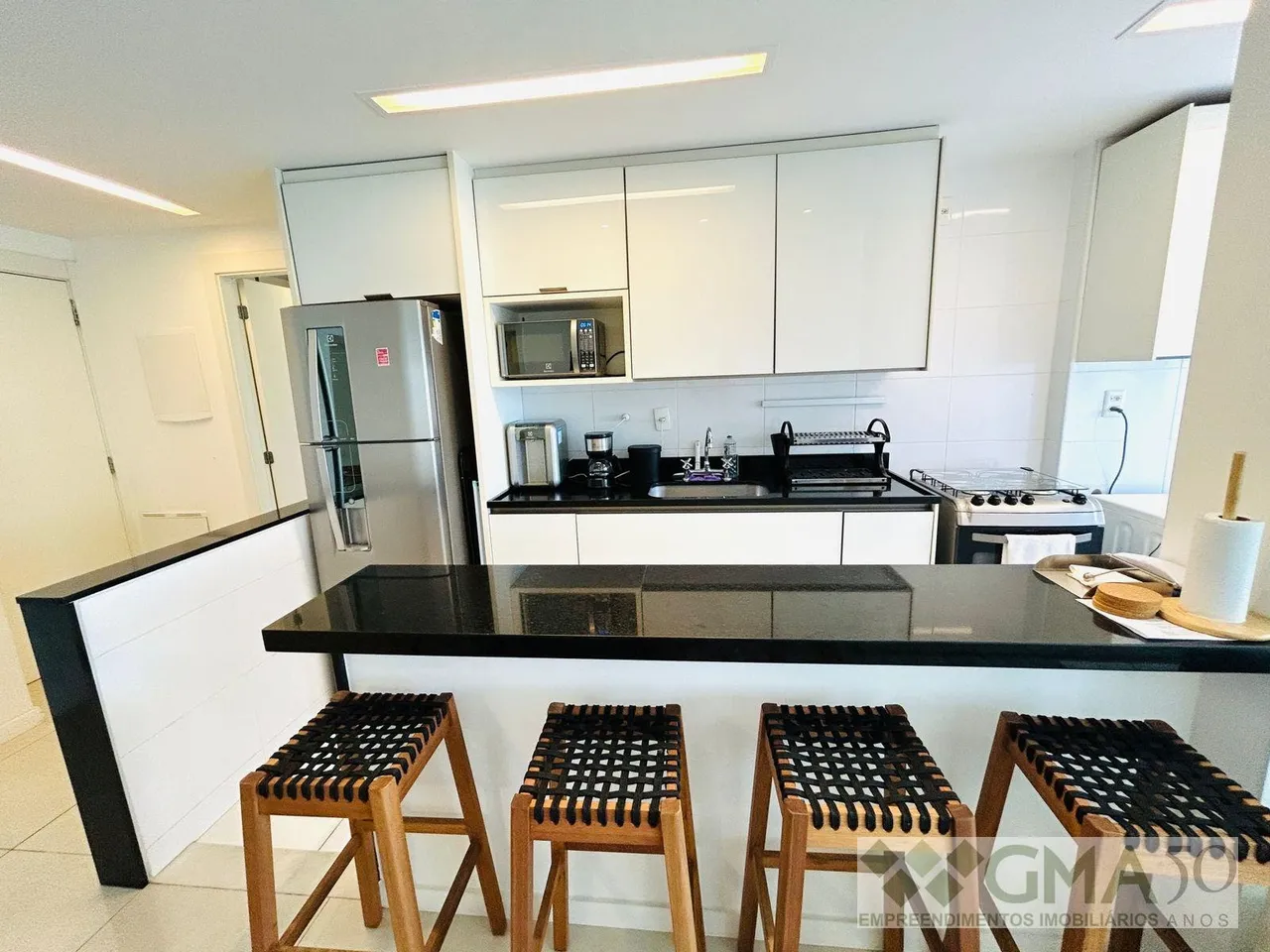 Furnished apartment with 2 bedrooms and a glazed balcony — photo 20
