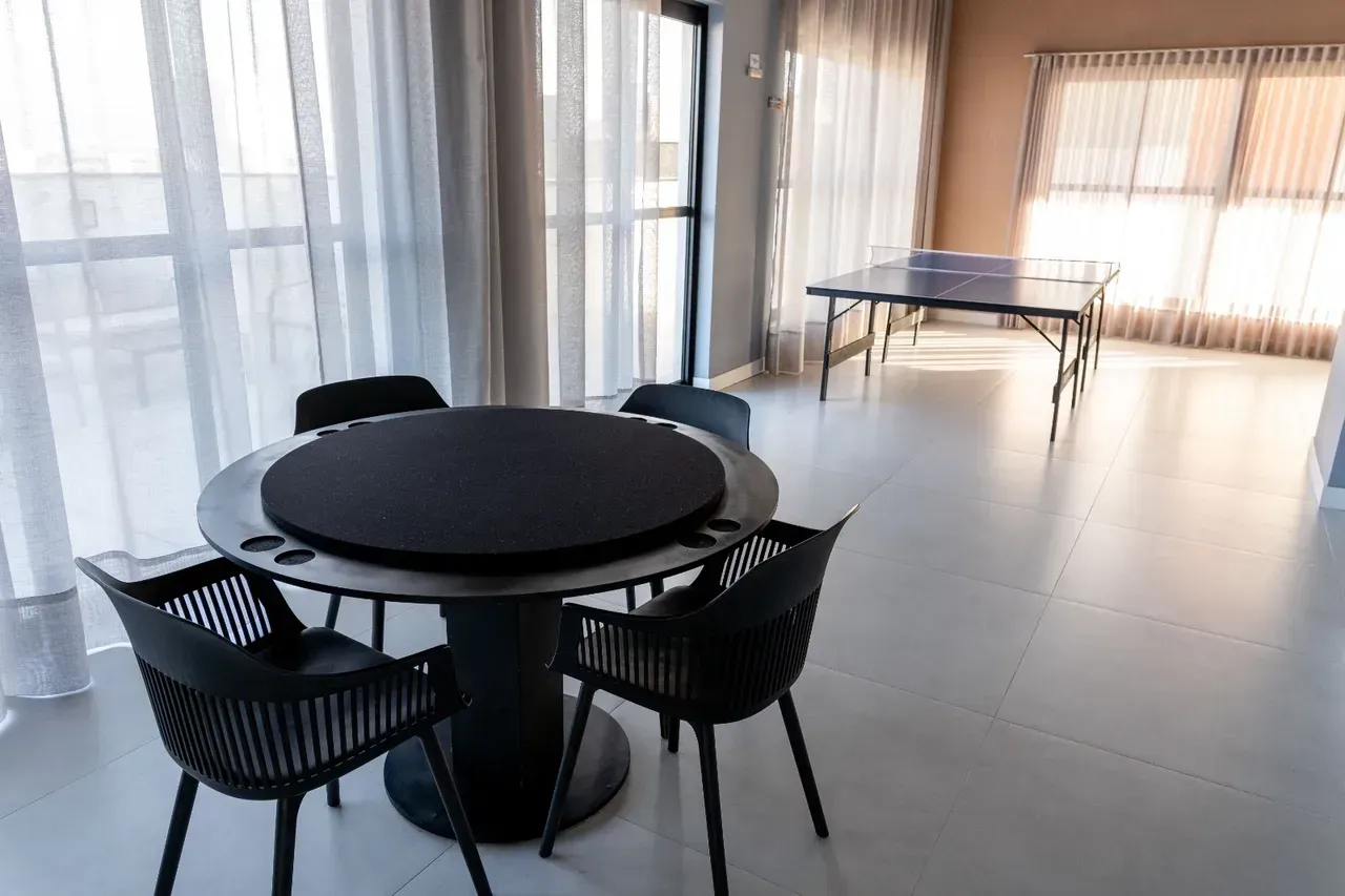 Furnished 1-bedroom apartment with no parking space — photo 13
