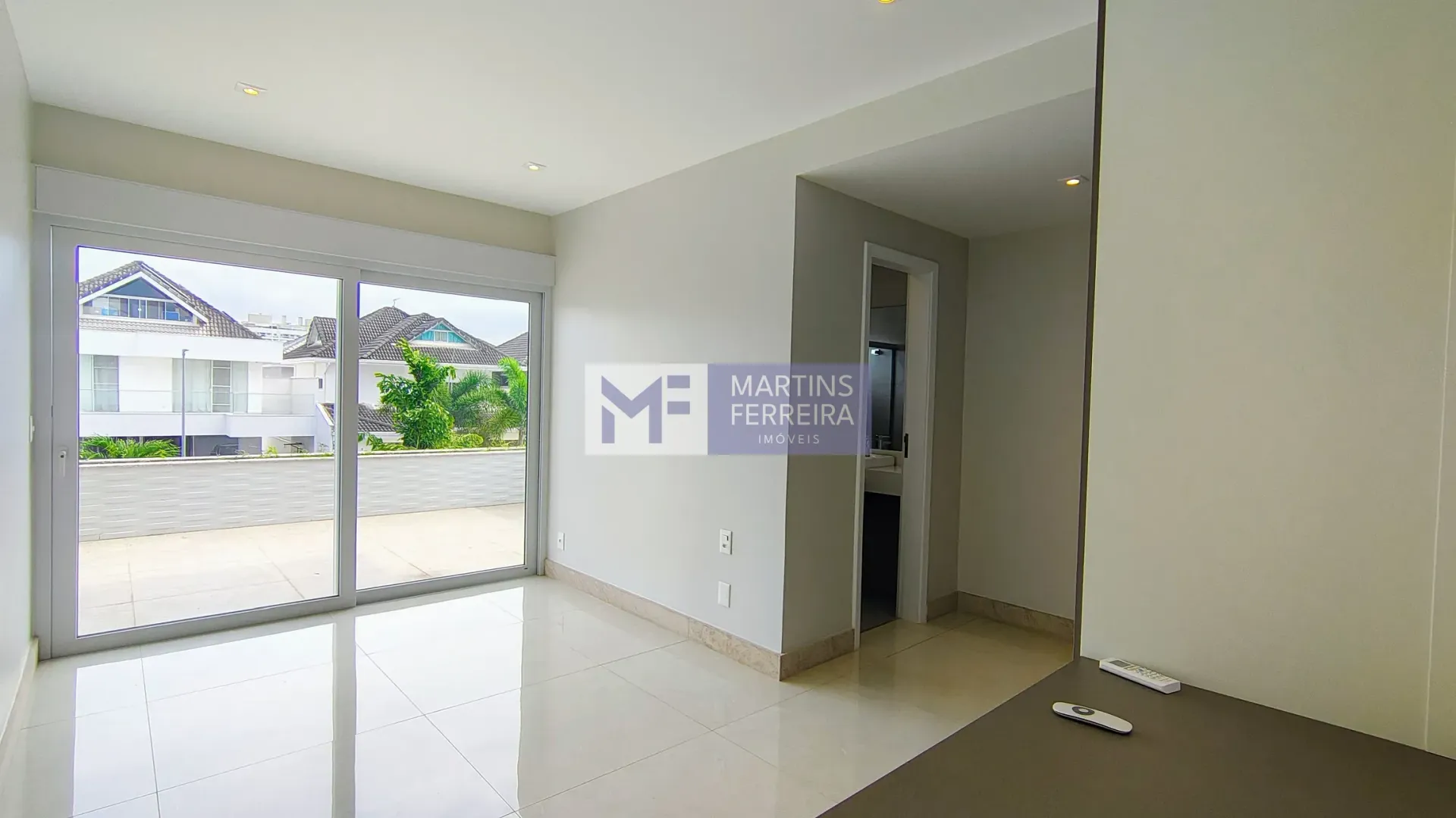Casa com máquina de lavar, 4 quartos e 5 banheiros — photo 22