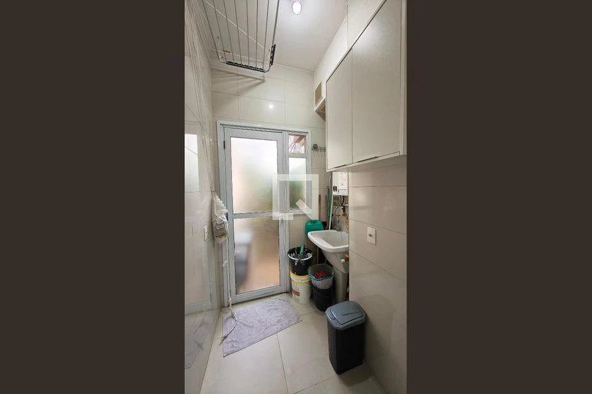 82 m² furnished apartment with 3 bedrooms and parking — photo 35