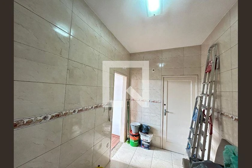 Apartamento com piso de madeira ou laminado, Pilares — photo 8