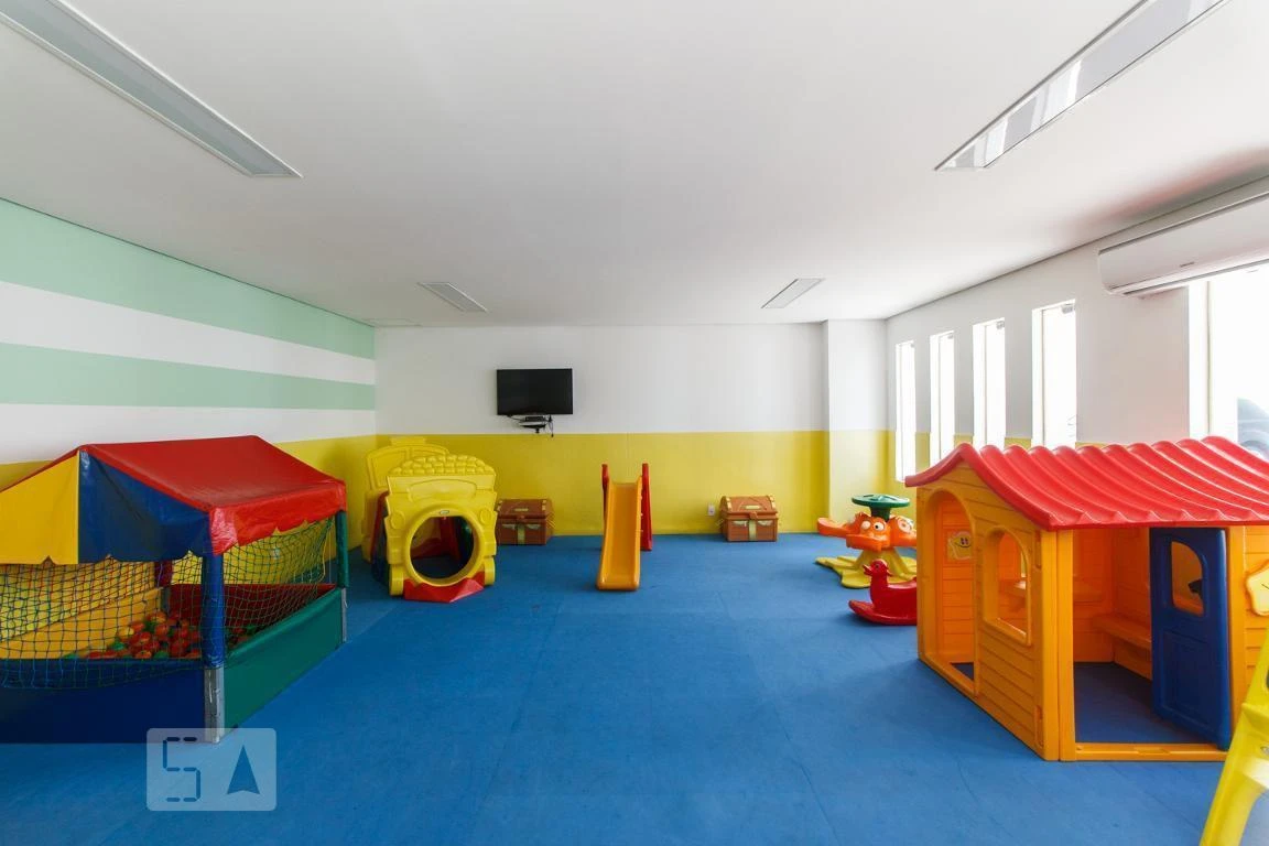 Rental apartment with 2 bedrooms and a glass balcony — photo 47
