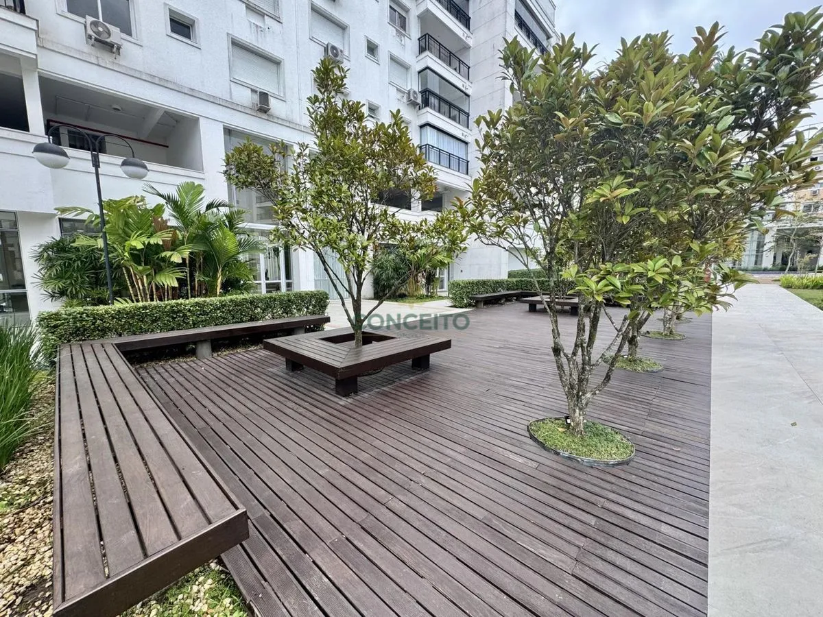 Unfurnished 154 m² apartment with a private garden — photo 12