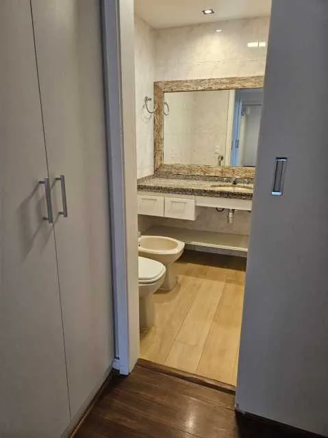 Apartment with 4 bedrooms and 5 bathrooms — photo 12