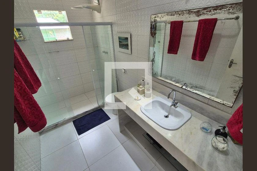 Furnished house with 3 en-suite bedrooms and shared BBQ — photo 26