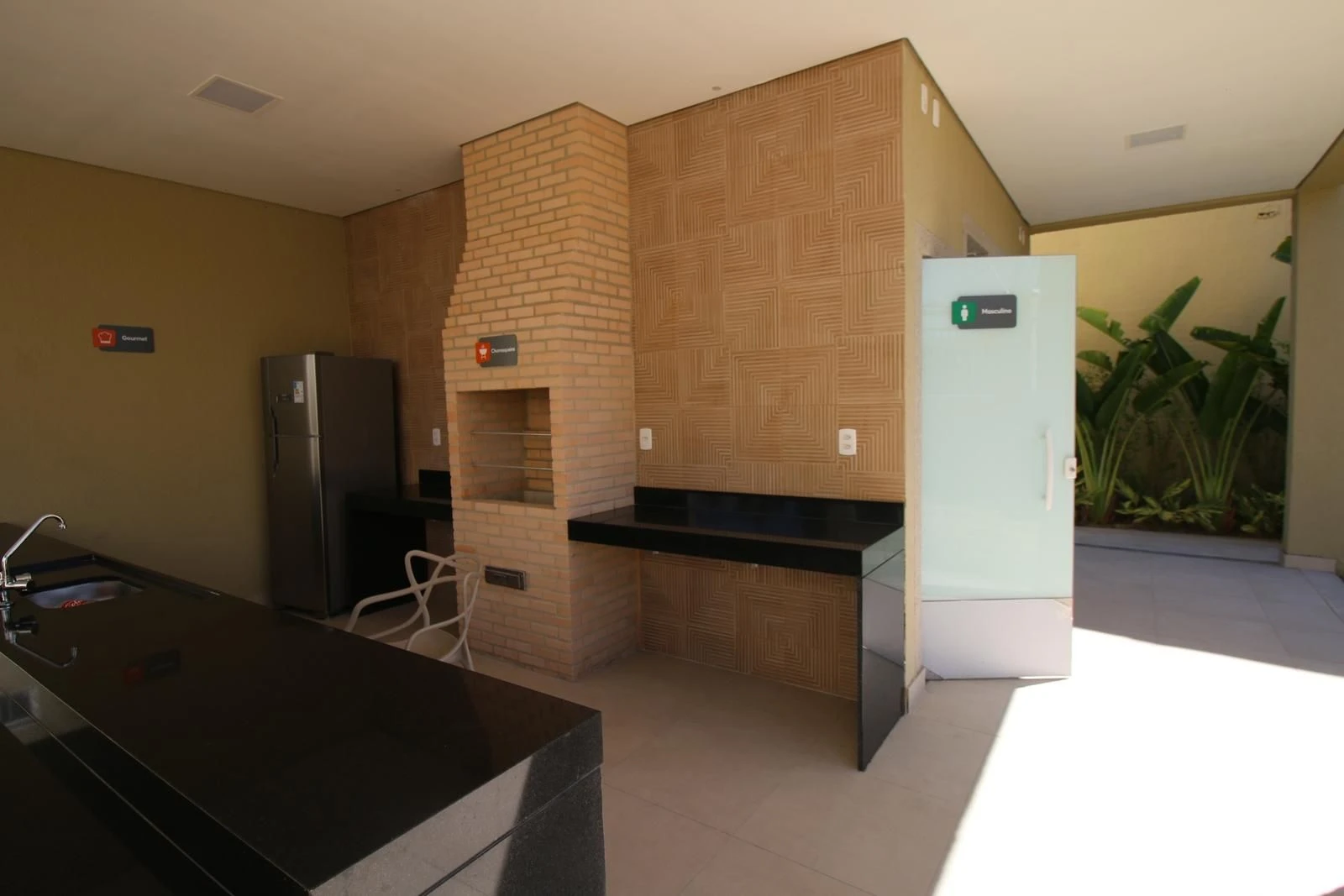 2-bedroom apartment with a mountain view — photo 42