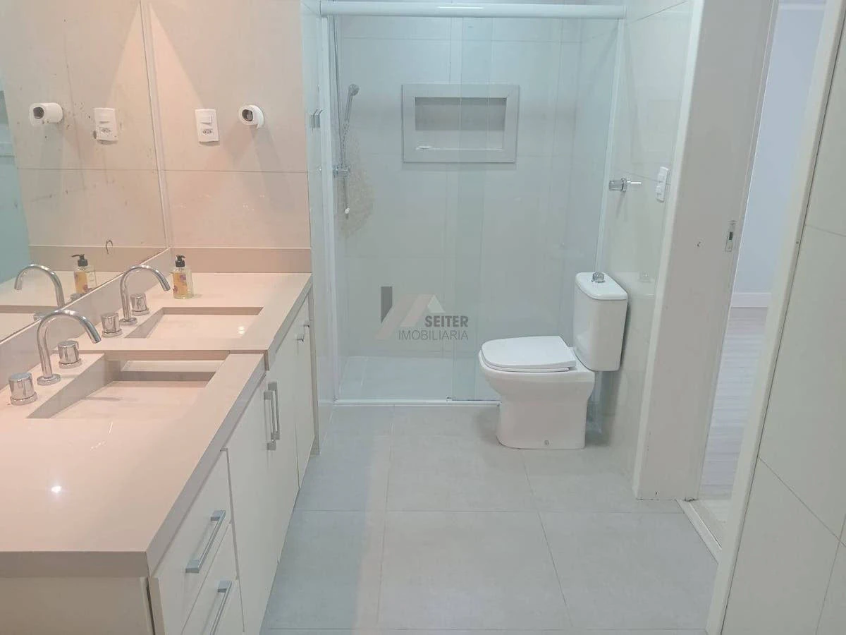 3-bedroom house with a private pool in Florianópolis — photo 25
