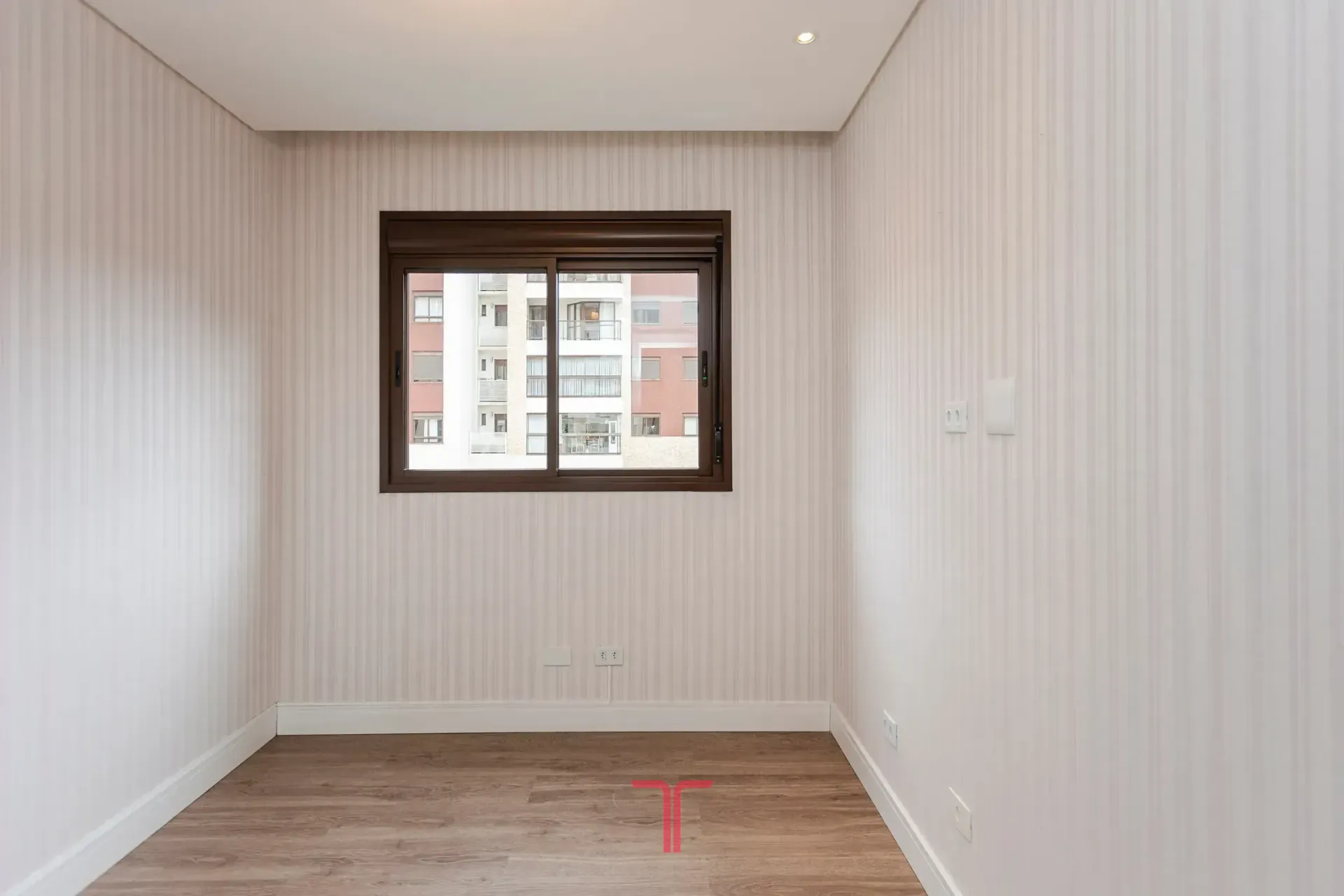 3-bedroom apartment in a building with a pool — photo 30