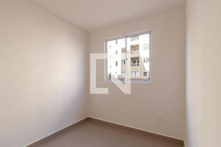Apartamento de 2 quartos em condomínio com piscina — photo 2