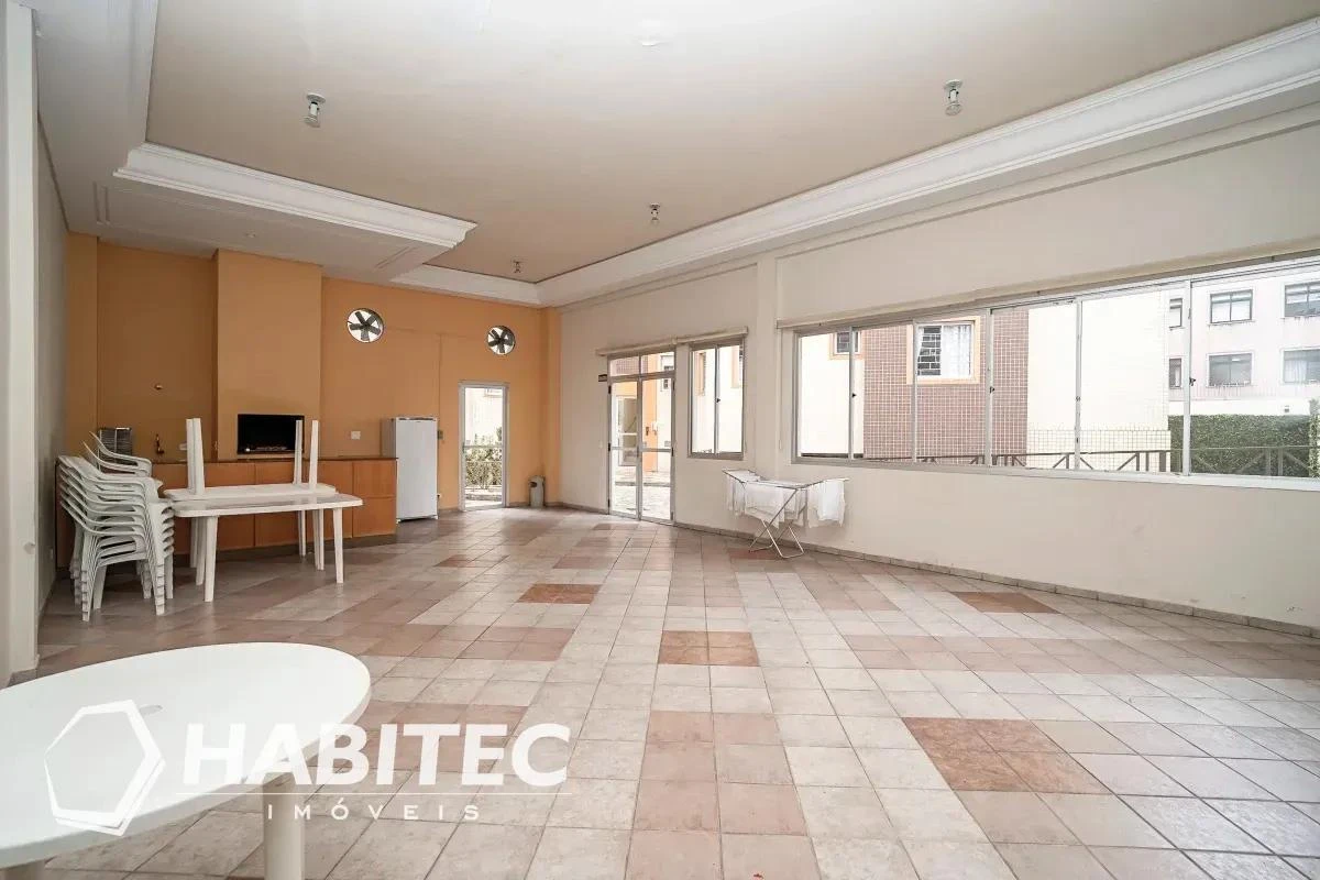 Wood or laminate floors in a 3-bedroom apartment, 102 m² — photo 31