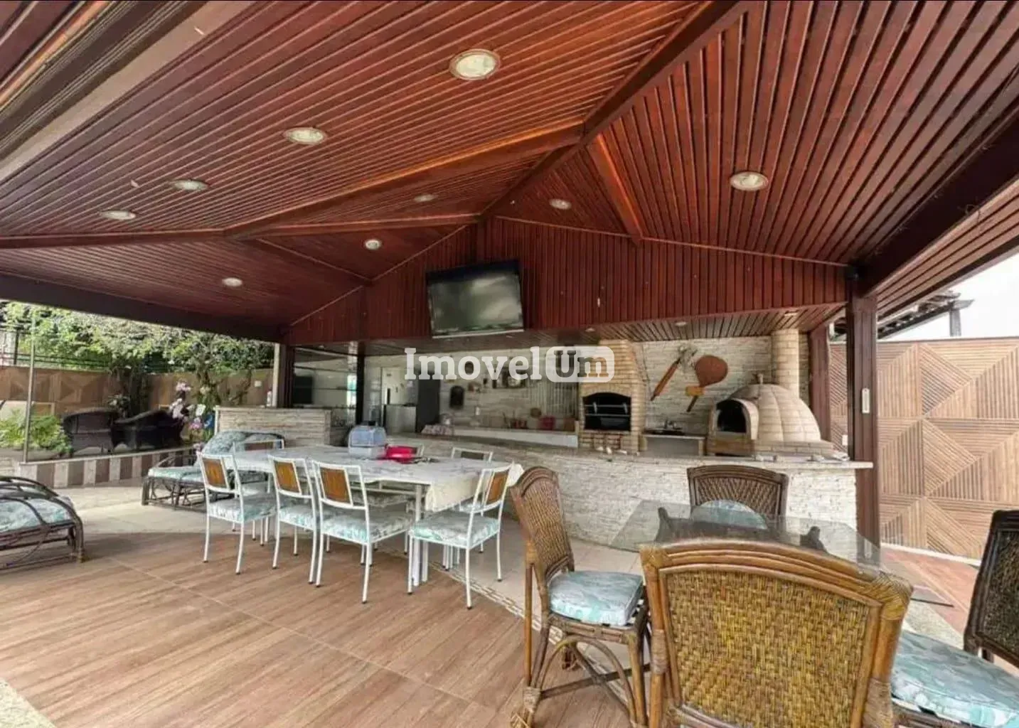 Condominium house with 5 bedrooms and balcony grill — photo 22