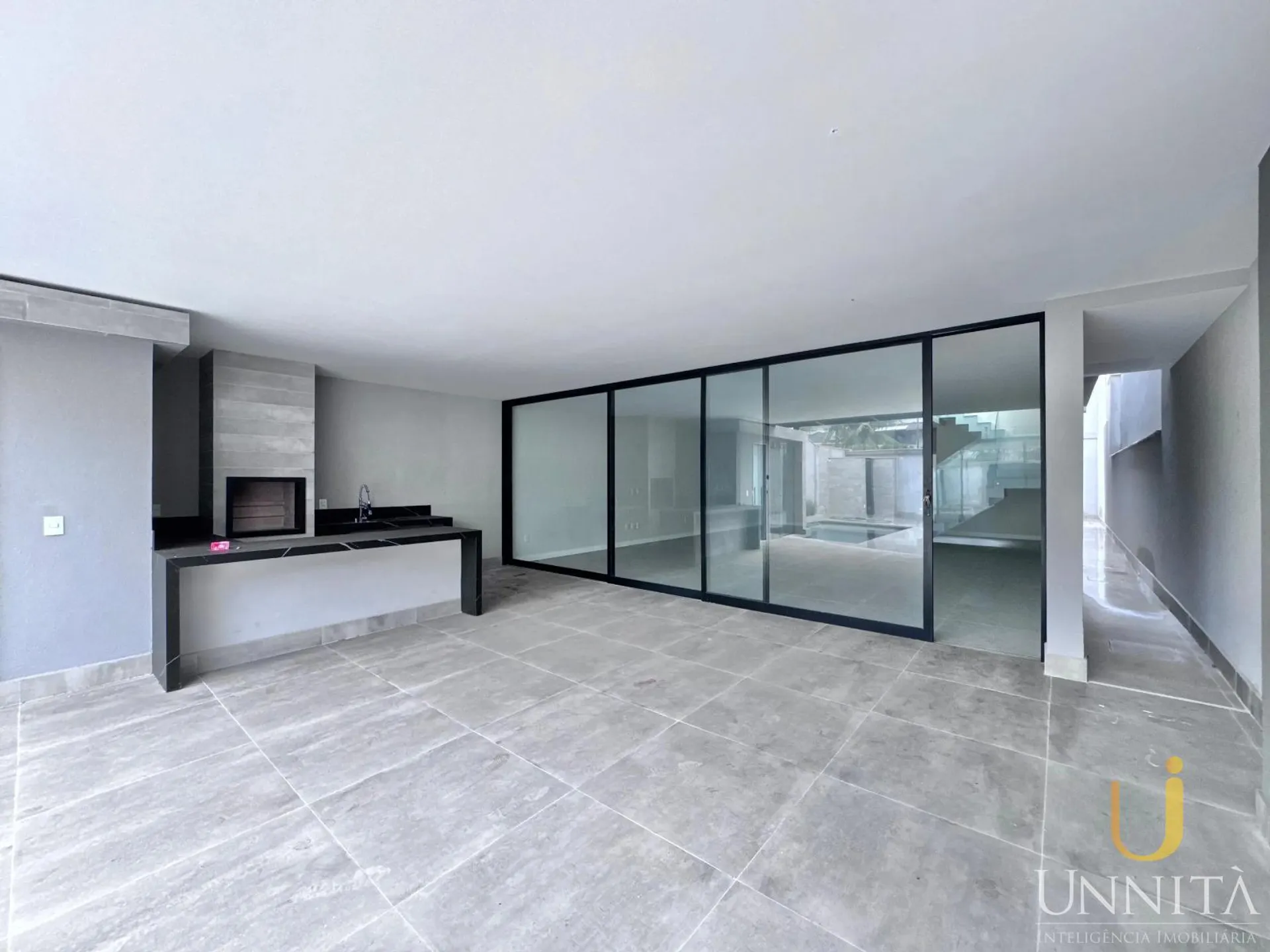 House, 510 m², with a grill on the balcony — photo 6