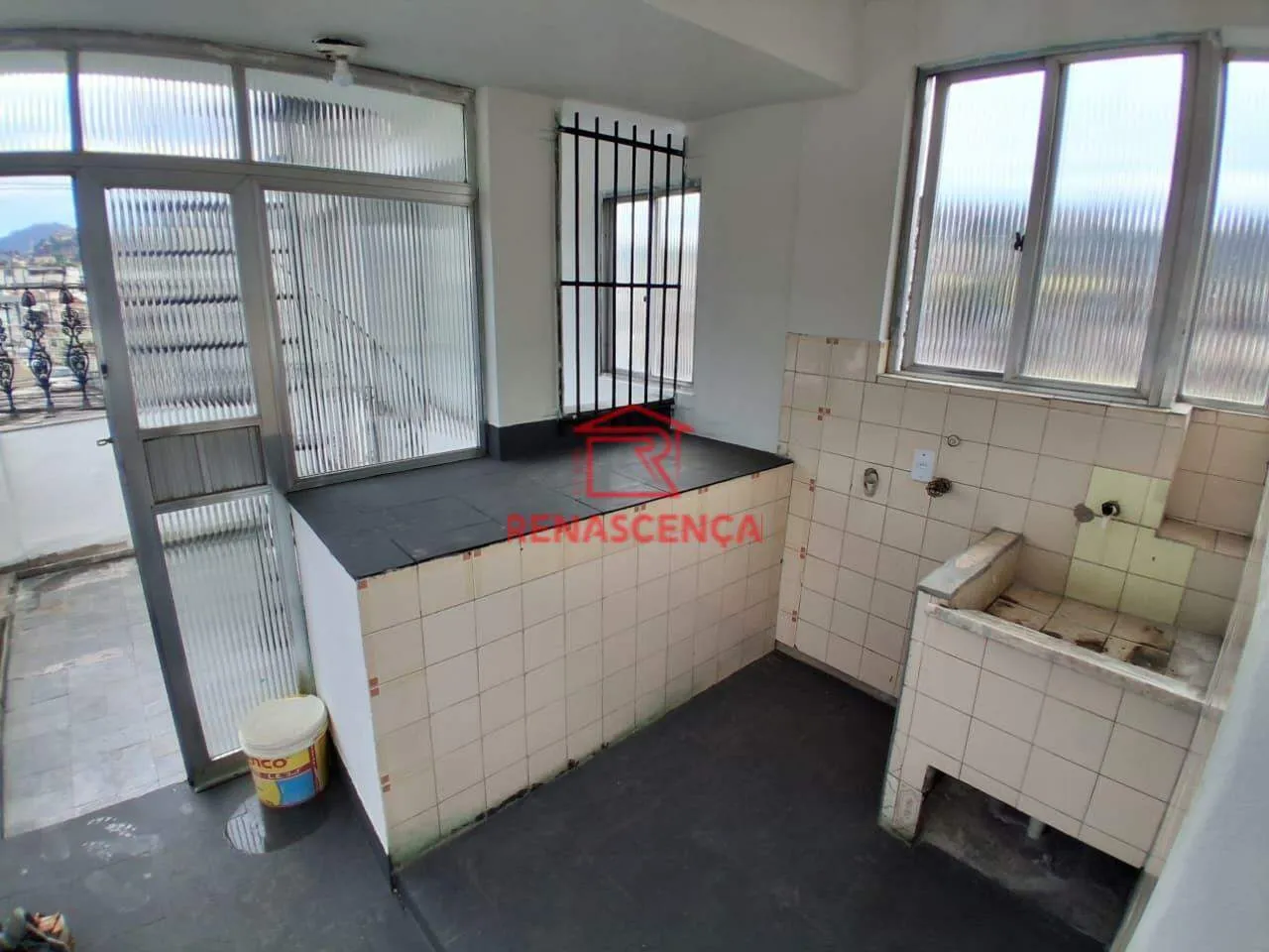 Casa térrea com 2 suítes e terraço