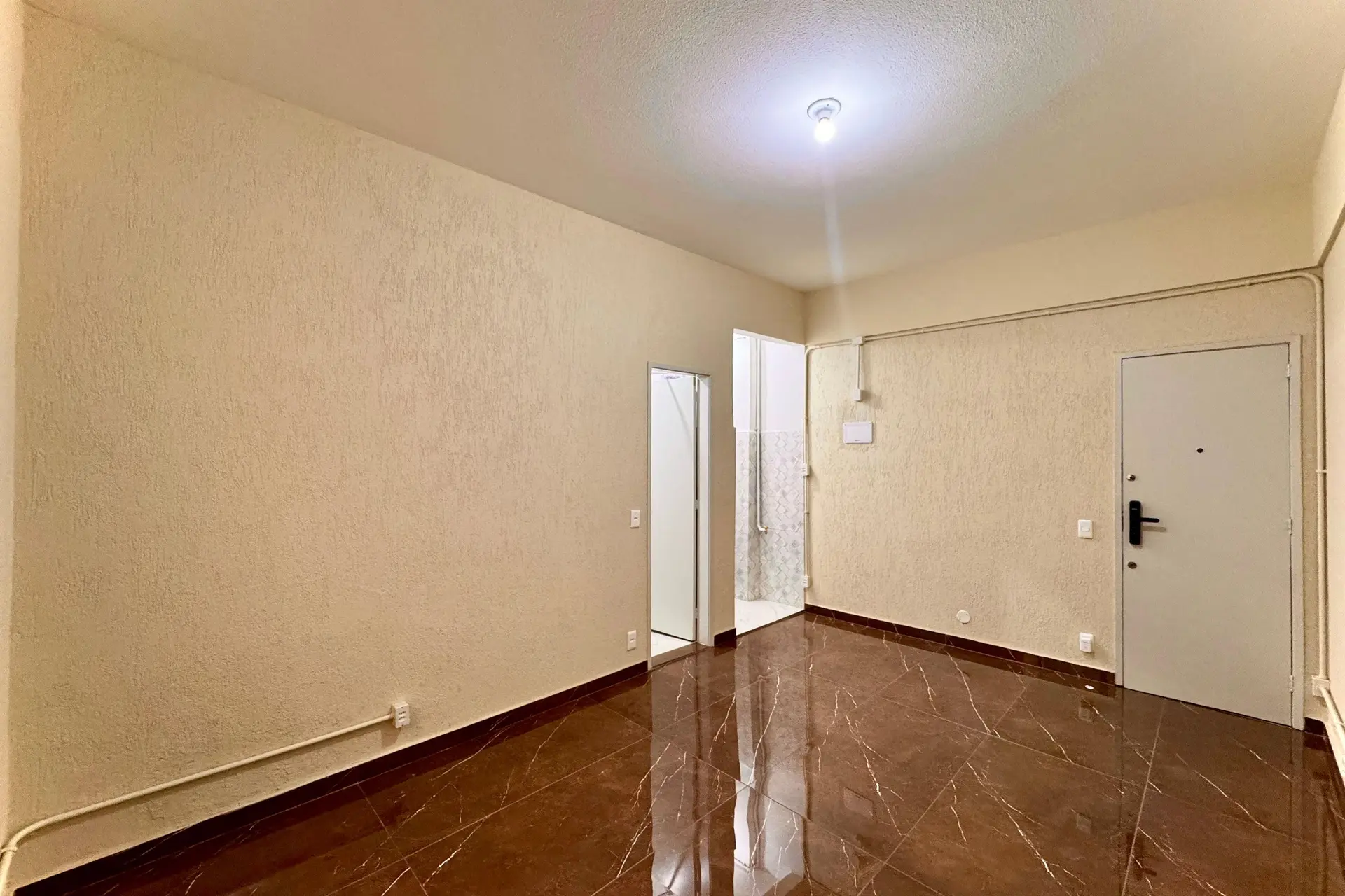 Studio for rent with 1 bedroom and a kitchenette — photo 4