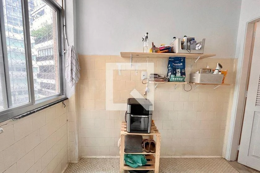 Furnished 2-bedroom apartment with a gas stove kitchen — photo 23