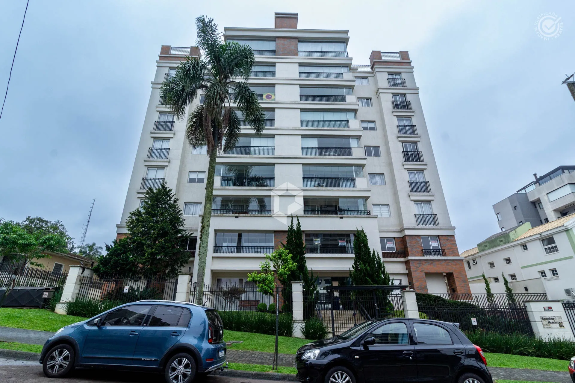 3-bedroom apartment with a glazed enclosed balcony — photo 22