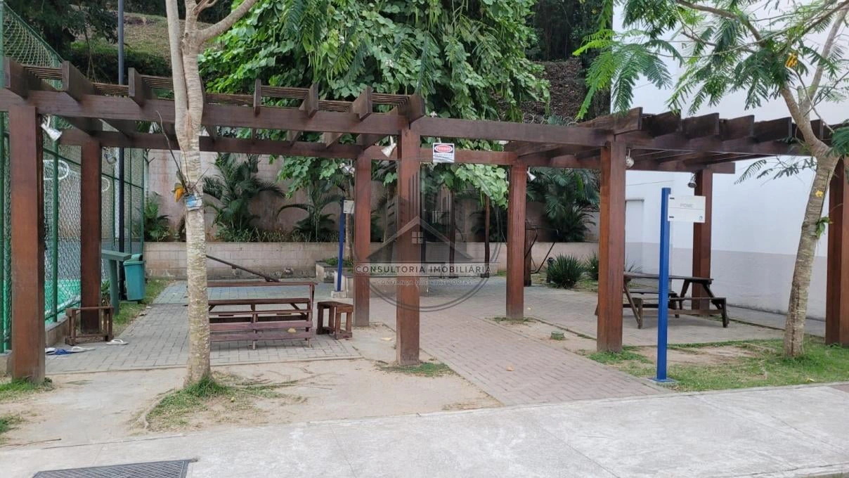 Apartamento de 1 quarto com piso de madeira ou laminado — photo 20
